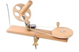 KnitPro Fa fonalgombolyító